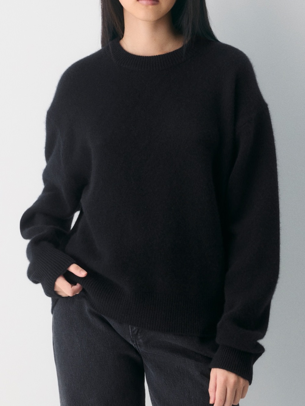 Aritzia Wilfred 100% Cashmere Sweater Size Medium Black